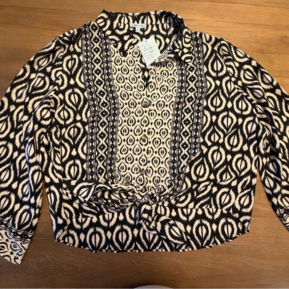Chic Black and Cream Patterned Blouse